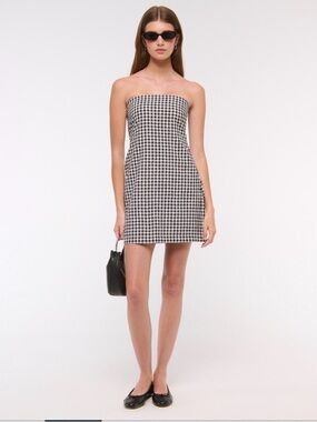 NWT The A&F Scarlett Strapless Linen-Blend
Skort